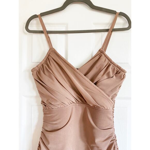 Elliatt Nude Midi Dress - Picture 5 of 9